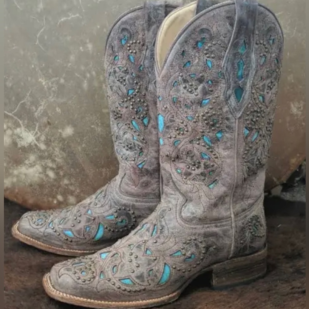 Womens Corral Vintage Turquoise Inlay & Stud Cowgirl Boots A1149
